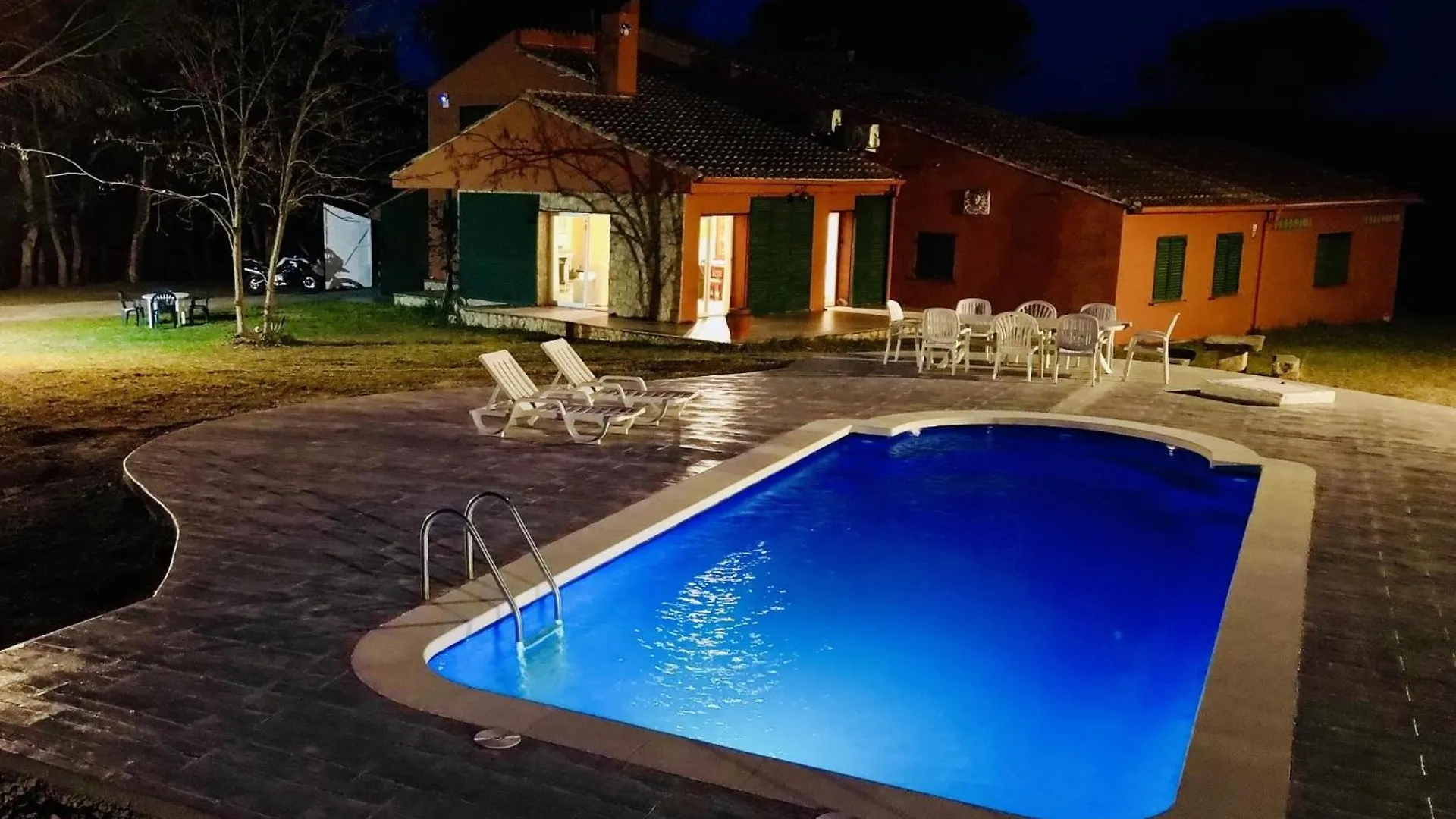 Vila Pins Costabravasi Llagostera