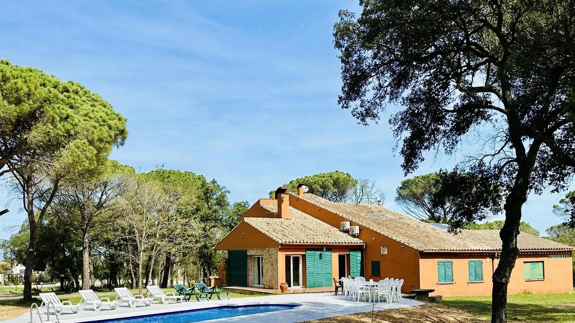 Willa Pins Costabravasi Llagostera
