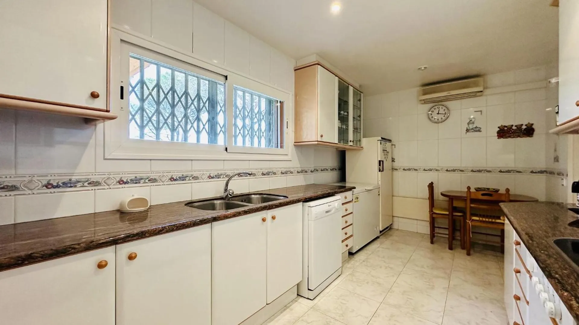 Vila Pins Costabravasi Llagostera